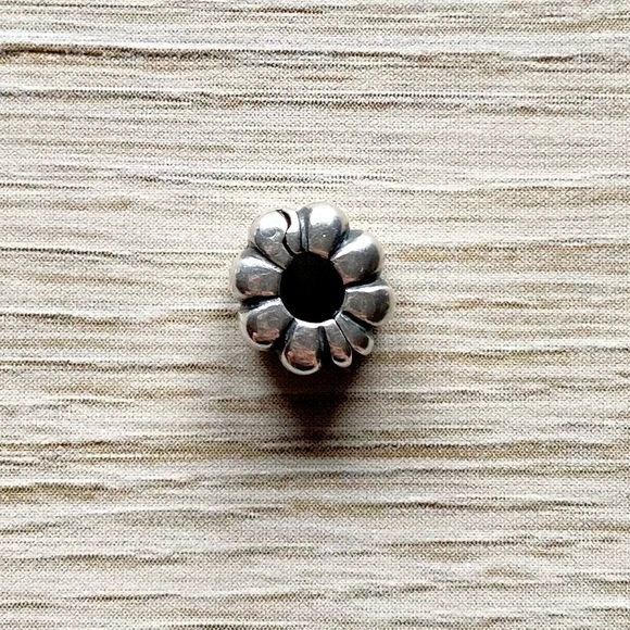💕 Authentic PANDORA Ribbed Clip - Picture 3 of 7